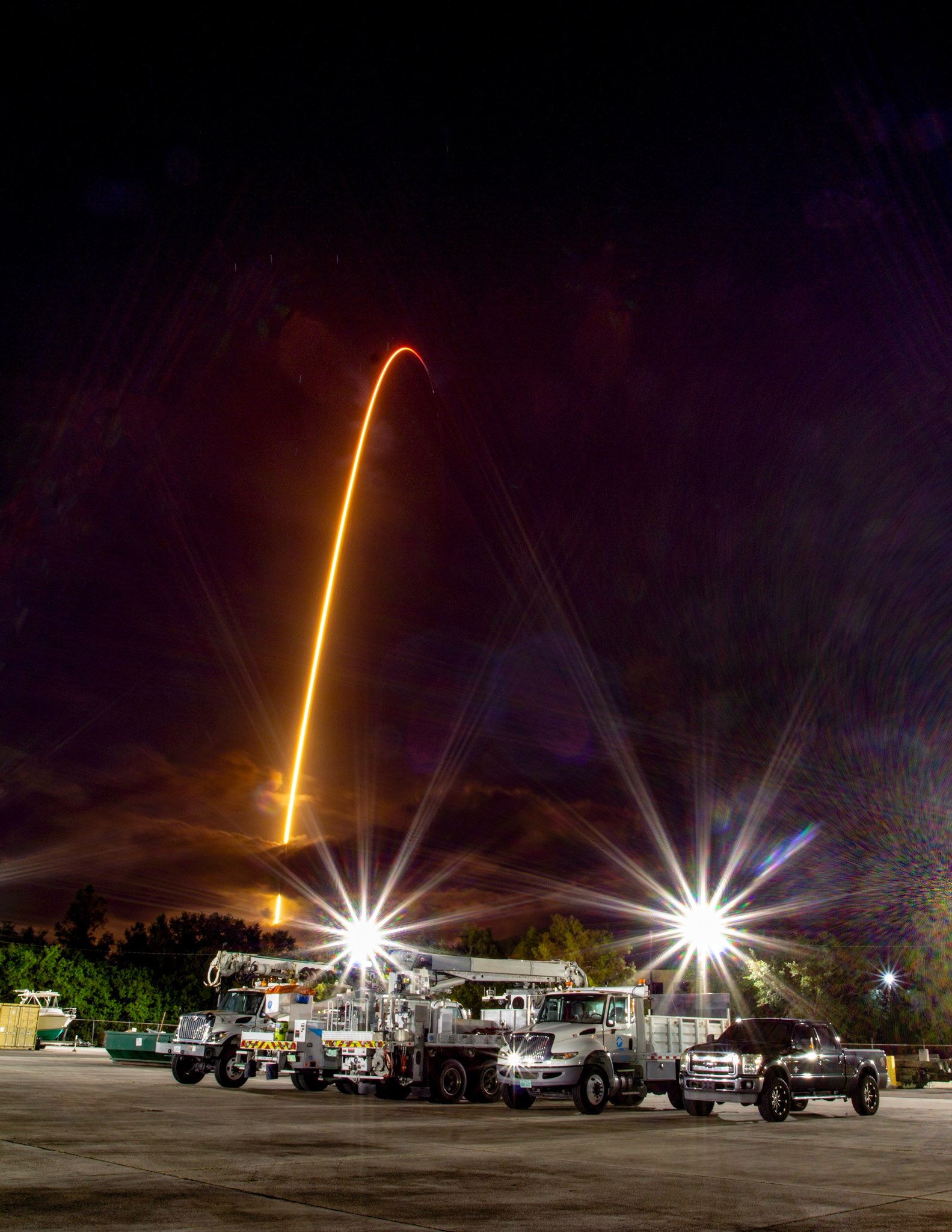 Photo by Lau Brown Rocket Launch Photographer SpaceX Starlink 8-19